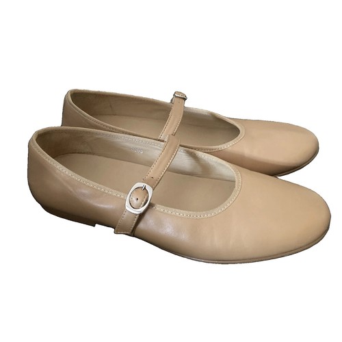 Russell bromley mary - russell, &
